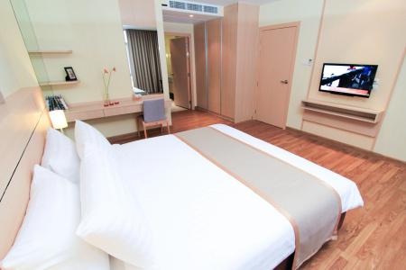 Petals Inn - 107