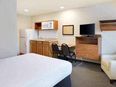 WoodSpring Suites - 14