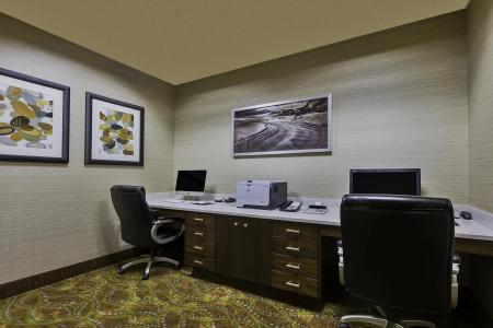 Hampton Inn & Suites - 5