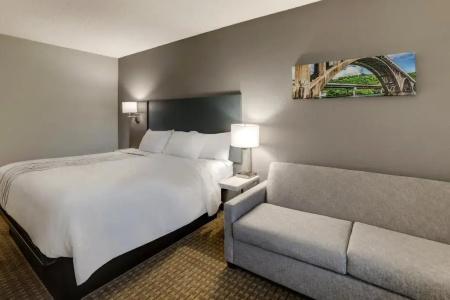 Barrington & Suites - 25