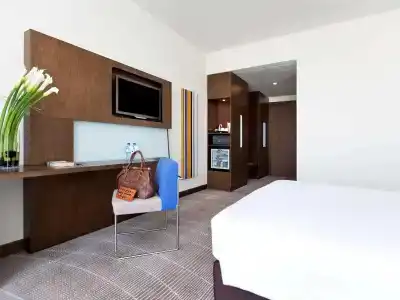 Novotel Abu Dhabi Gate - 4
