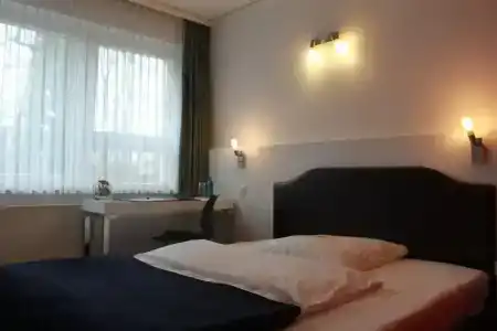 Airport & Seminarhotel - 3