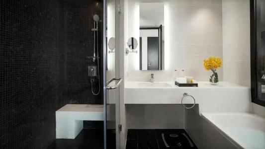 Mövenpick Sukhumvit 15 Bangkok - SHA Extra Plus Certified - 53