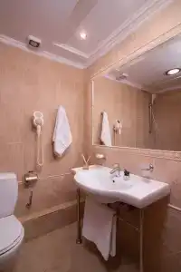 Avalon Palace - 150