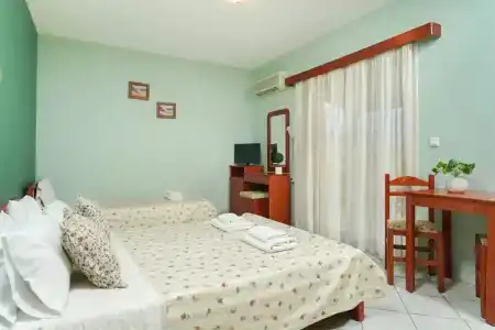 Makrina - 41