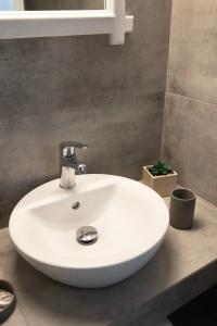 Vrachia Studios & - 88