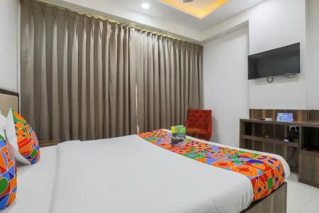 FabSapphire Inn - 21