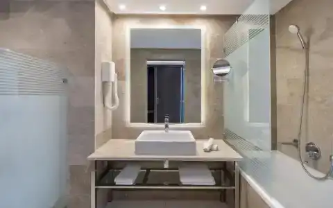 Radisson - 28