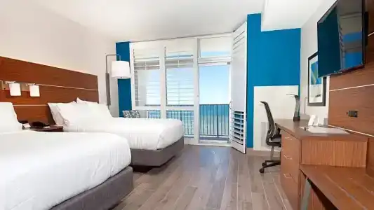 Holiday Inn Express & Suites Beach Beachfront by IHG - 104