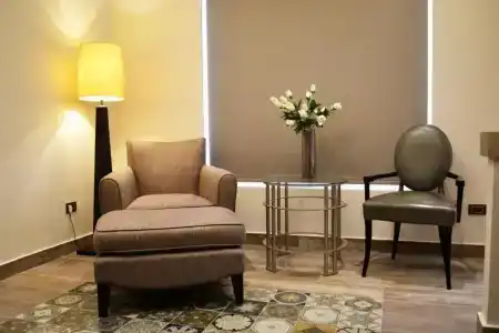 Ambassador, a Boutique - 13