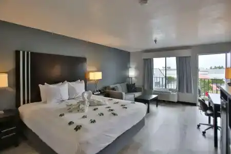 Best Western Surf City - 36