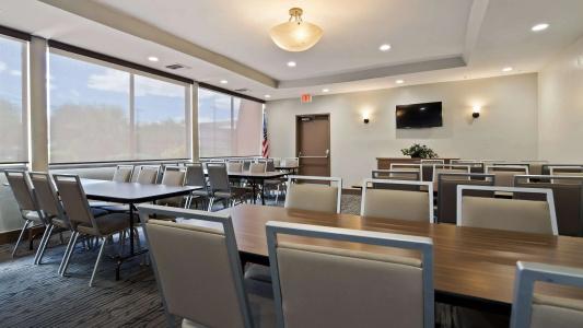 Best Western Royal Sun Inn & Suites - 19