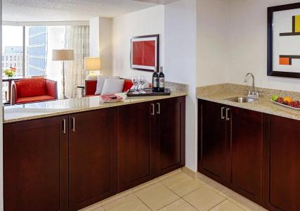 DoubleTree by Hilton Houston Greenway Plaza - 29