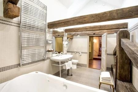 Iron Gate & Suites - 7
