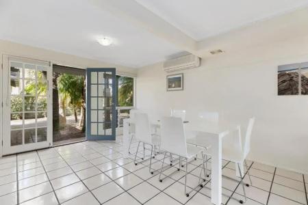 Coral Beach Noosa - 40