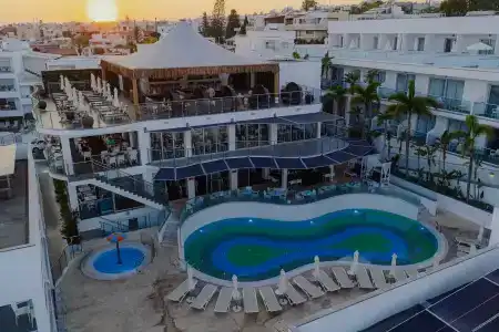 Tasia Maris Oasis - 30