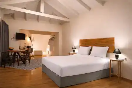 Lotus Inn - 121