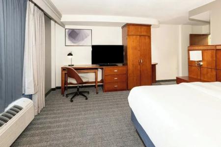 Courtyard by Marriott at Old Town - 57