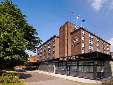 DoubleTree by Hilton London Ealing - 0