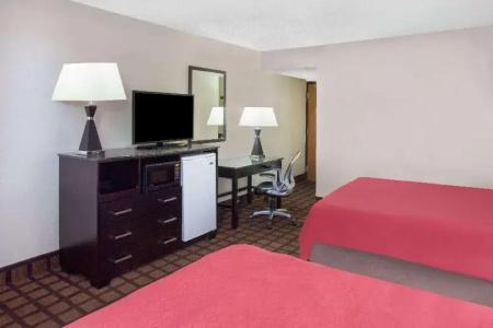 Super 8 by Wyndham Chicago IL - 39