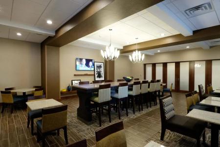 Hampton Inn Downtown - 24