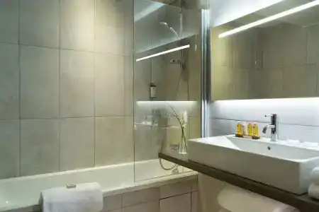 Heliopic & Spa - 8