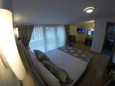 Meydan Suites - 99