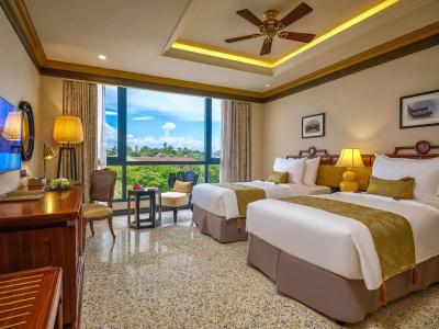 Silk Path Grand Hue - 3