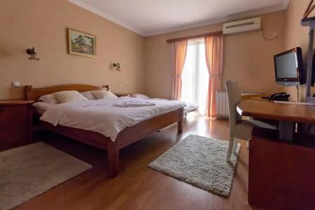 Garni Holiday - 2