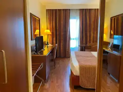 Holiday Inn Cagliari, An Ihg - 1