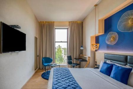 Le Foliage By Tgi - 2