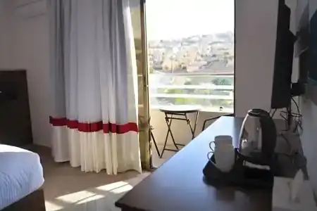 Petra Corner - 63