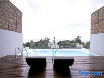 Veranda Pool Suite - 127