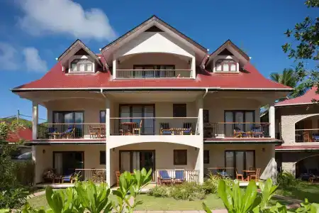 L'Hirondelle Self Catering Guest House - 0