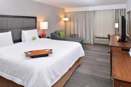 Hampton Inn & Suites by Hilton University NW - 42