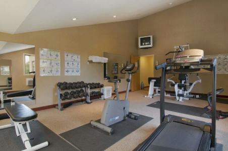 Days Inn & Suites by Wyndham - 10