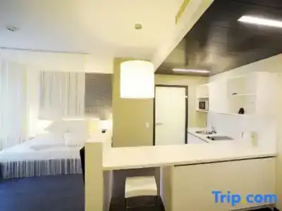 harry's home & - 77