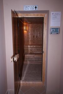 Al Bustan Tower Suites - 9
