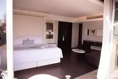 1828 Smart Boutique - 98