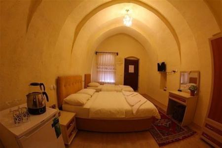 Falcon Cave Suites - 4
