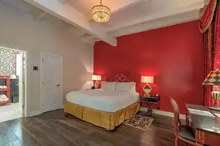 Dauphine Orleans - 19