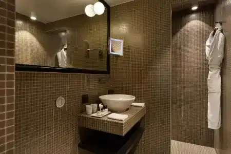 Le Pavillon de la Reine & Spa - Small Luxurys of the World - 150