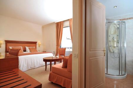 Athens Atrium & Jacuzzi Suites - 5