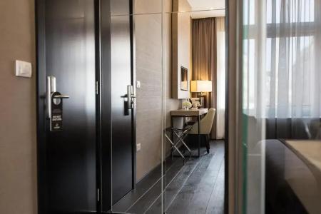 Dominic Smart & Luxury Suites - Republic Square - 40