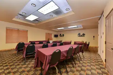 AmericInn by Wyndham Medical Center - 17