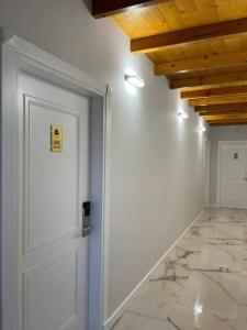 Rias Penthouse Suites - 101