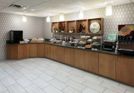 SpringHill Suites by Marriott ParkCenter - 11