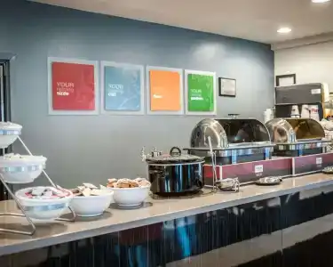 Comfort Suites Airport Nashville - 29