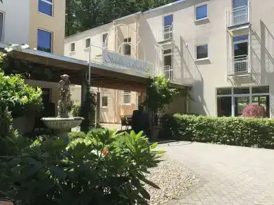 Schroeders Stadtwaldhotel - 28