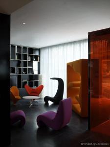 citizenM Schiphol Airport - 24